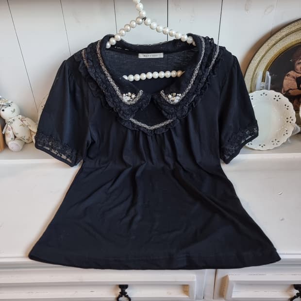 axes femme 블랙 레이스 진주카라 블라우스