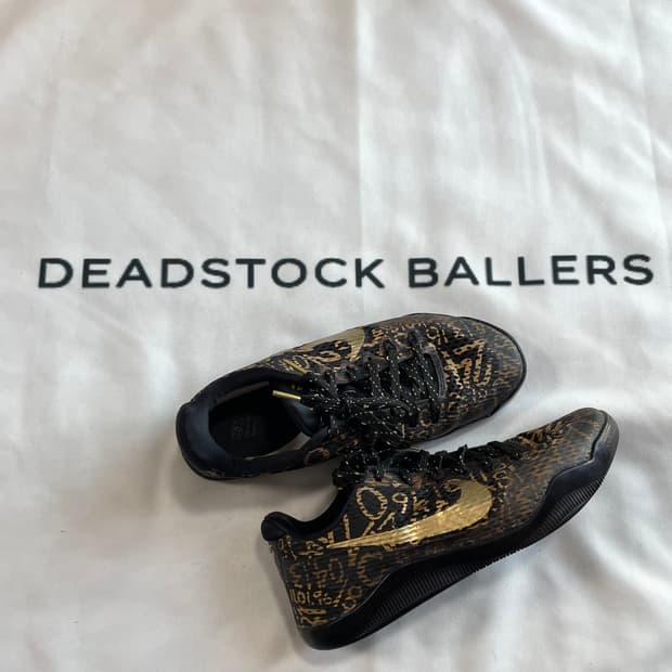 코비11 ID 맘바데이 블랙골드