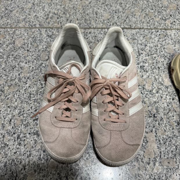 아디다스 핑크 가젤 235