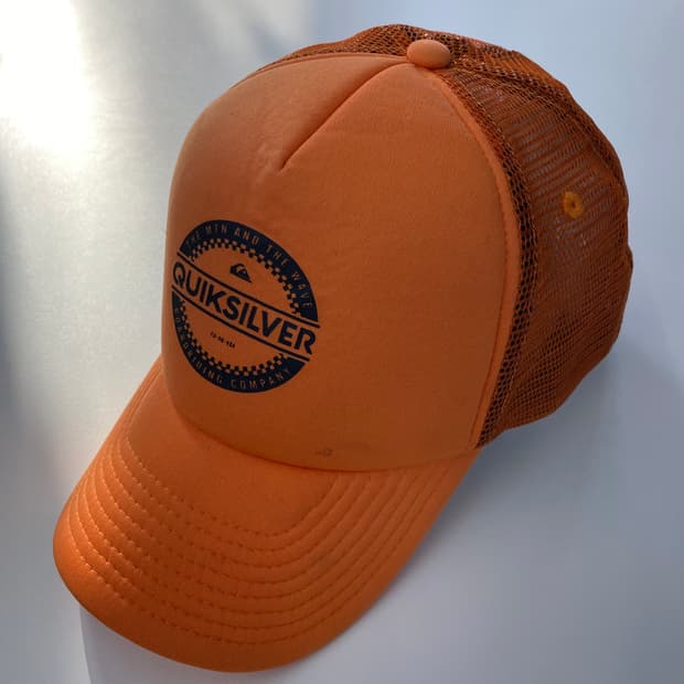 퀵실버 마운틴 앤 웨이브 트러커 캡