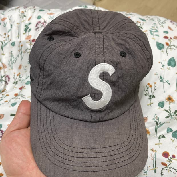 슈프림 코듀라캡 그레이 팝니다