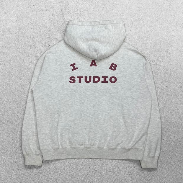 아이앱스튜디오 스펠 로고 후드티 오트밀 버건디