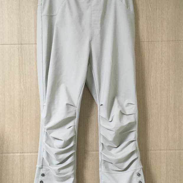 Wrinkled crop pants