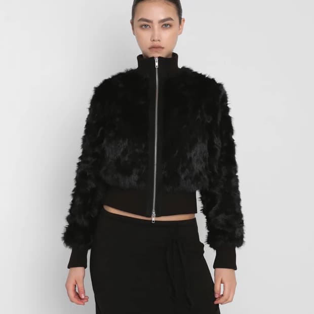 샌드릭 퍼 집업 자켓 블랙