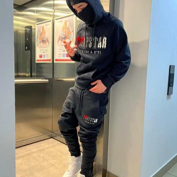 Trapstar Irongate Arch 트랙슈트블랙 셋업