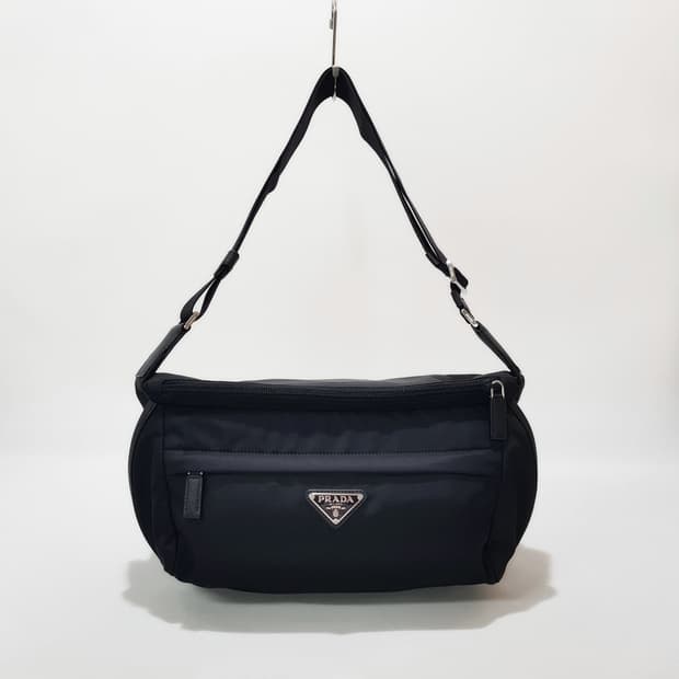 프라다 리나일론 바이커백 2vh994