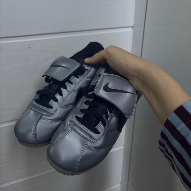 나이키 코르테즈 SE 실버