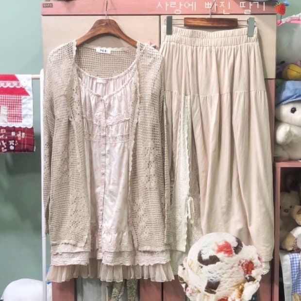 카모메산장 아이스크림 코디 사랑에 빠진 딸기 입질연 구해요