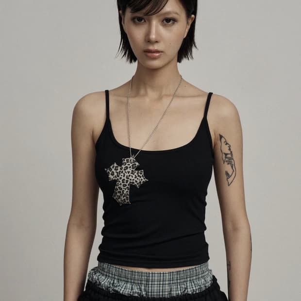일리오 leopard cross necklace sleeveless