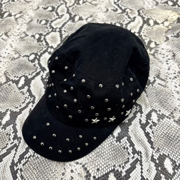 “Vintage” Y2K Star Stud Cap