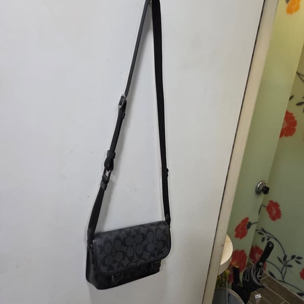 코치 크로스바디 미듐 백 지갑