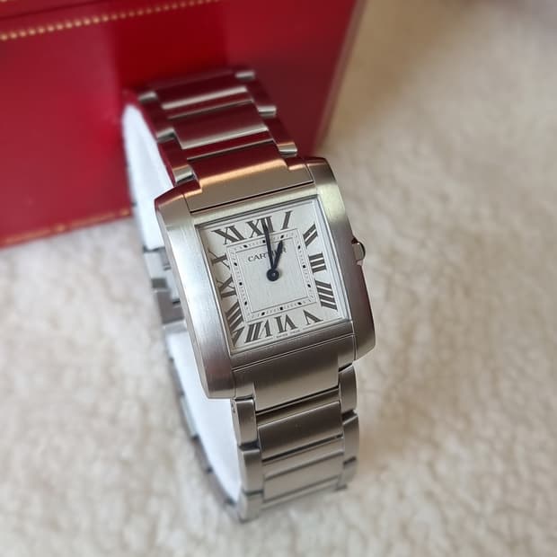 [까르띠에 풀세트] 탱크 프랑세즈 신형 스틸 MM 쿼츠 시계 25년형