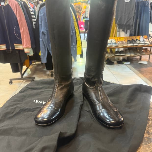 36반/230 정품 샤넬 까멜리아 부츠 팝니다