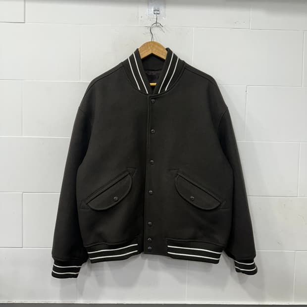 브라운야드 바시티 자켓