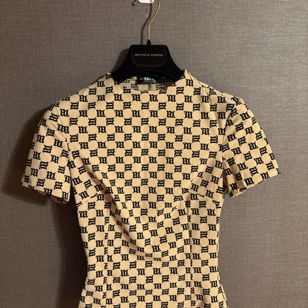 MISBHV(미스비헤이브) 모노그램 티셔츠