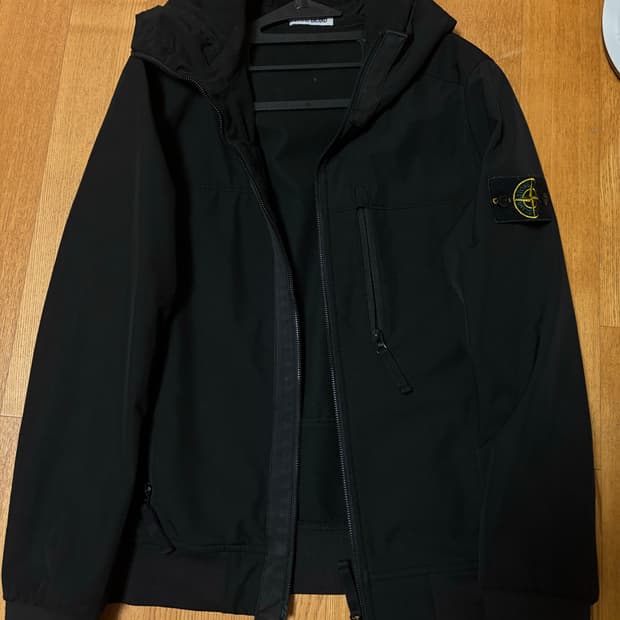 스톤아일랜드 소프트쉘 자켓