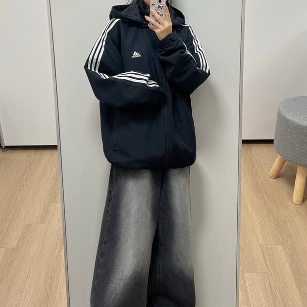 아디다스 화이트 삼선 블랙 패딩 수트 자켓