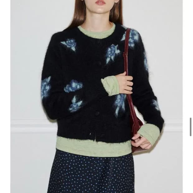 바이탈싸인 헤어리 플라워 메리노울 니트 가디건