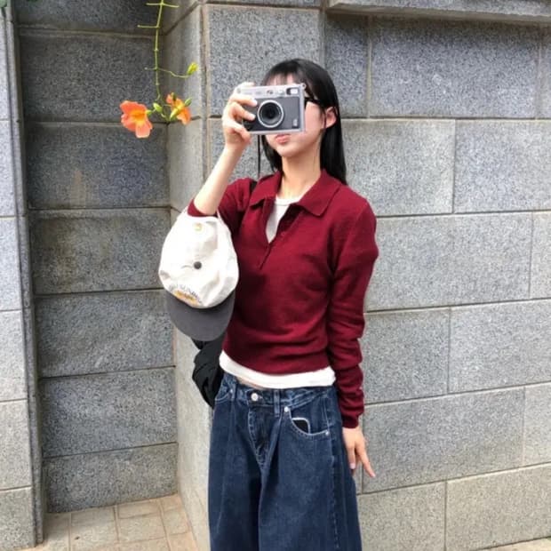 슬로 버건디 카라 니트