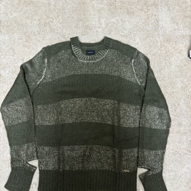 디젤 디스트레스드 카키 스트라이프 모헤어 니트