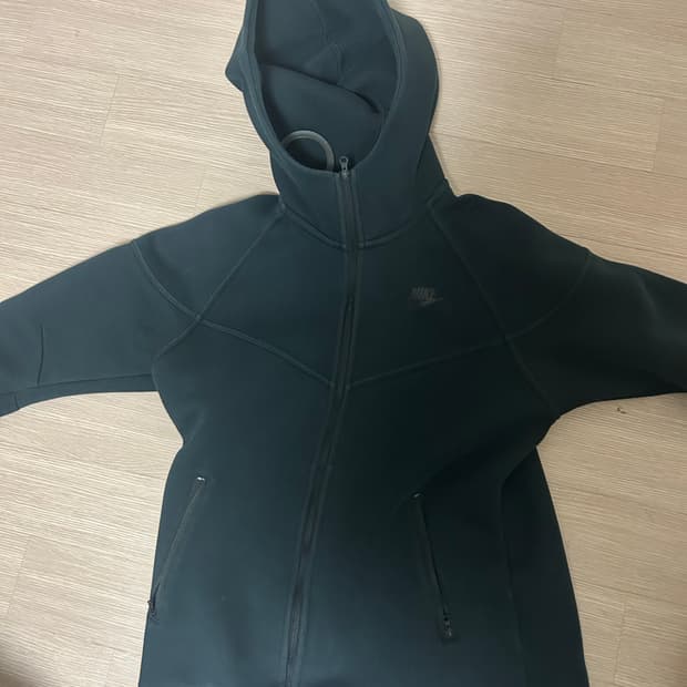 나이키 테크폴리스 후드집업 M사이즈 상태S급
