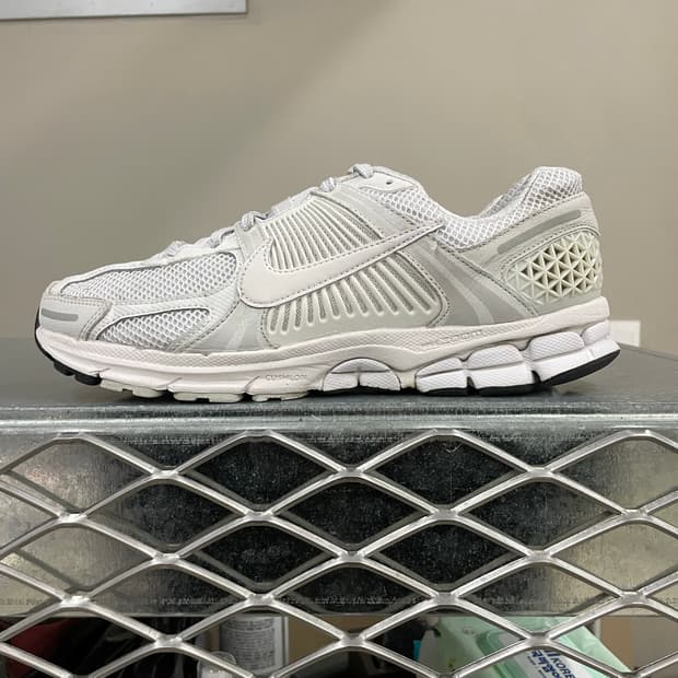 나이키 줌 보메로 5 바스트 그레이 265 (gr-4345)