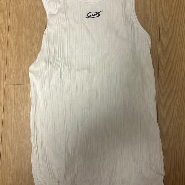 51퍼센트 민소매 m