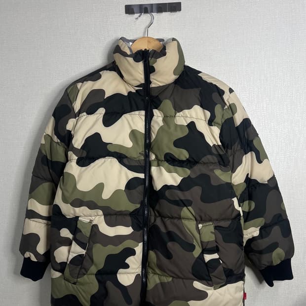 리바이스 리버시블 밀리터리 카모 패딩