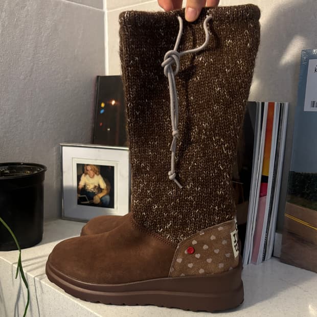 어그 스웨이드 니트 부츠