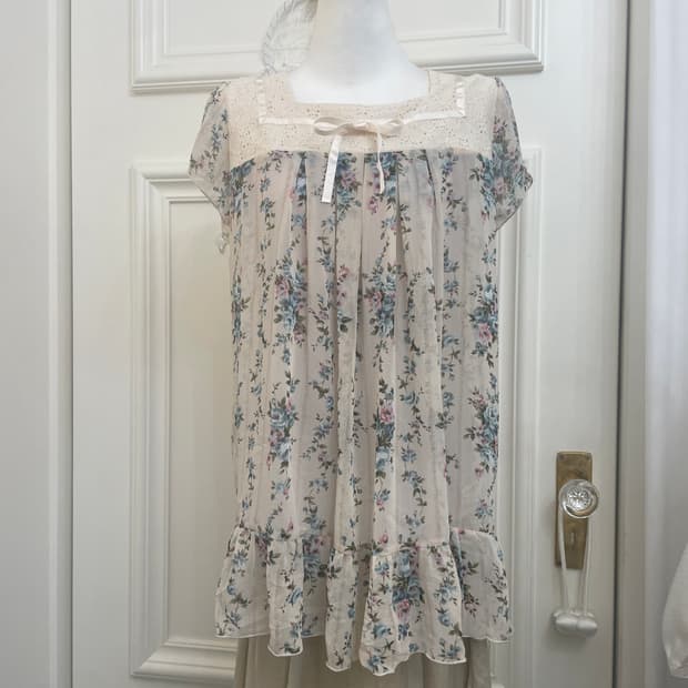 ROSA CHERI beige bow point flower blouse