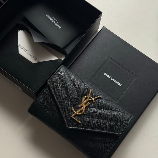 입생로랑 마틀라세 엔벨로프 중지갑 블랙