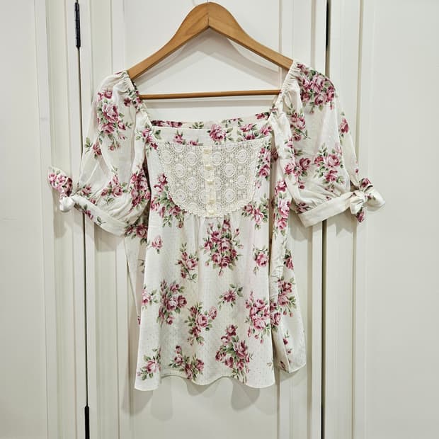 플라워 레이스 블라우스