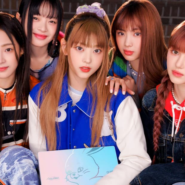 르아위 뉴진스 해린 바시티 자켓