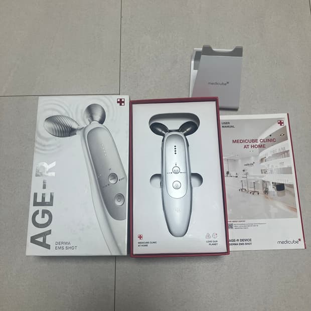 메디큐브 AGE-R 더마 EMS 샷 풀세트