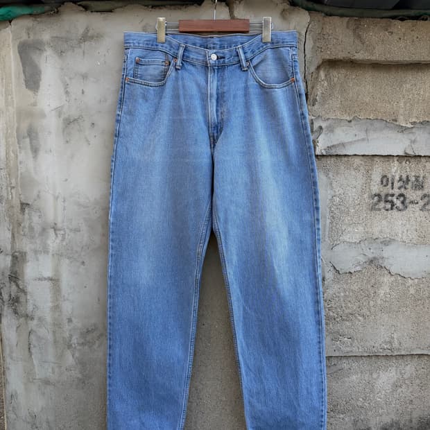 00’s 550 Vintage Levi’s