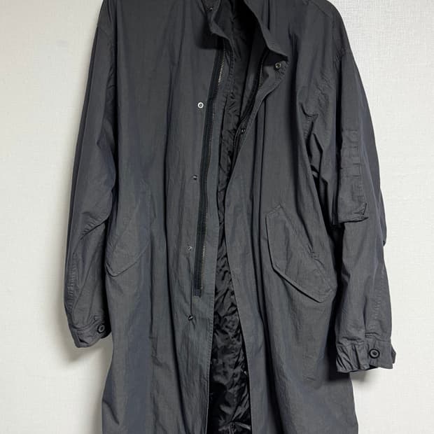 쿠어 26SS 가먼트 다이드 피쉬테일 파카 워시드차콜 XL