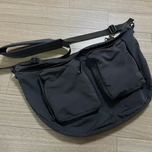 아미아칼바 바디백 그레이