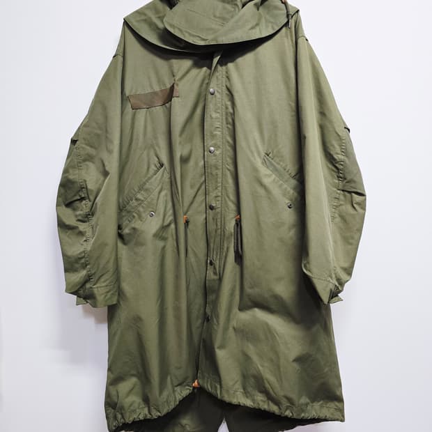 페미니크 카키색 후드 야상 점퍼