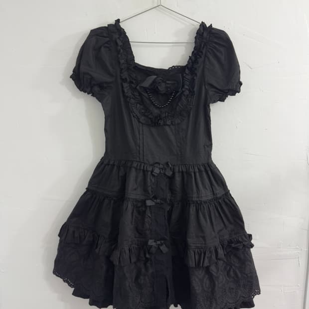 body line goth ruffle ribbon dress