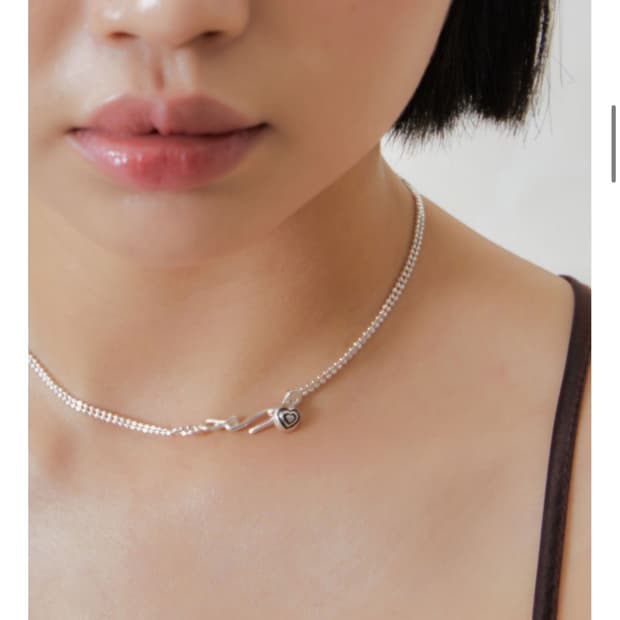 필로우 네크리스