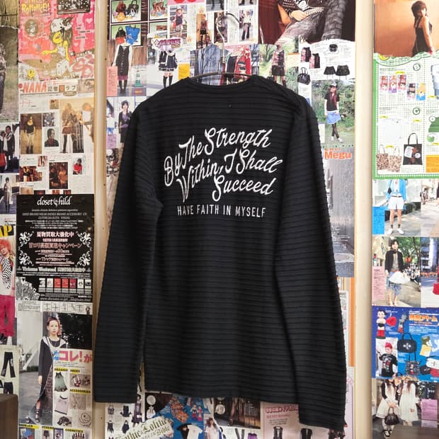 JPN 스트라이프 자수 롱슬리브