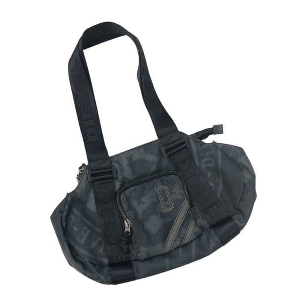 디젤 아카이브 로고 그래픽 숄더백