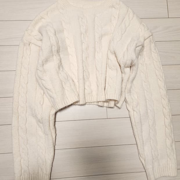 꽈배기 크롭니트