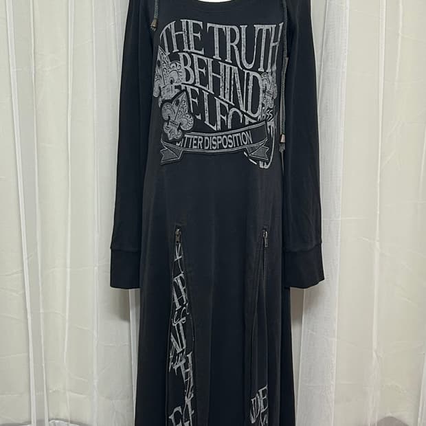 Ghost of Harlem 맥시 지퍼디테일 롱 후드 원피스