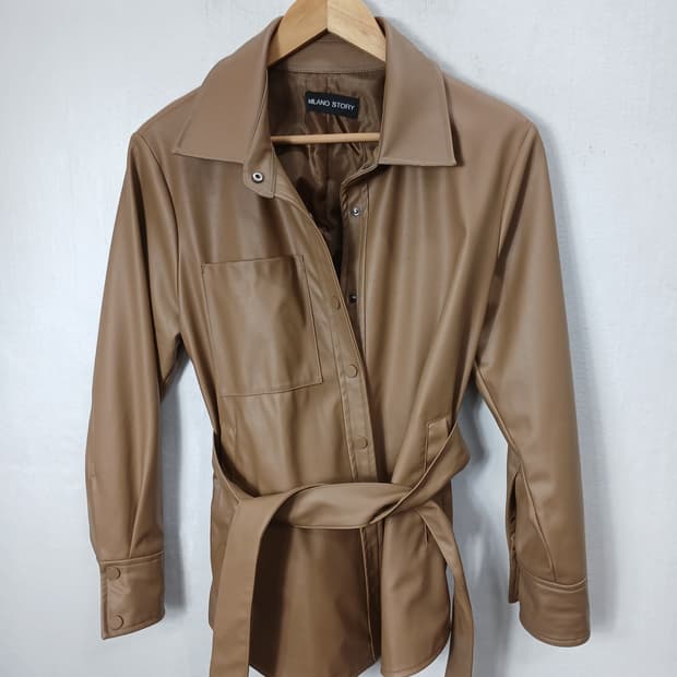 밀라노 스토리 카멜가죽셔츠자켓 90-95 S 새제품