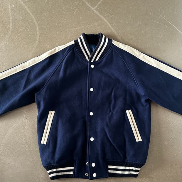  네이비 울 바시티 자켓 