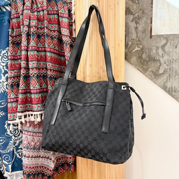 구찌 블랙 GG 캔버스 미디움 토트백