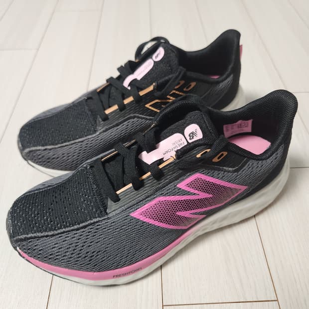 새상품급)뉴발란스 운동화 아리쉬v4 블랙 퍼포먼스 프레쉬폼 러닝화 WAR