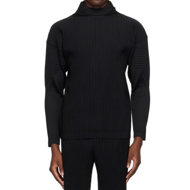 HOMME PLISSE TURTLE NECK SWEATER