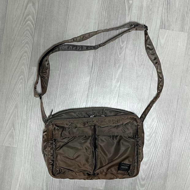포터 탱커 숄더백 라지 실버 그레이 / 크로스백